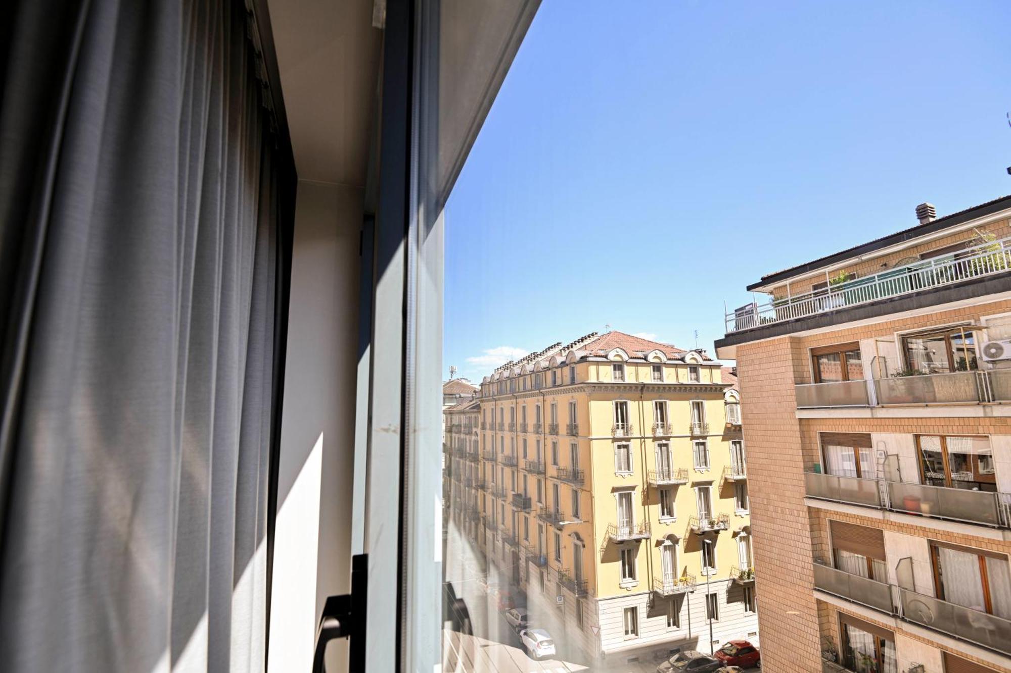 Top Living Apartments - San Salvario Turin Bagian luar foto