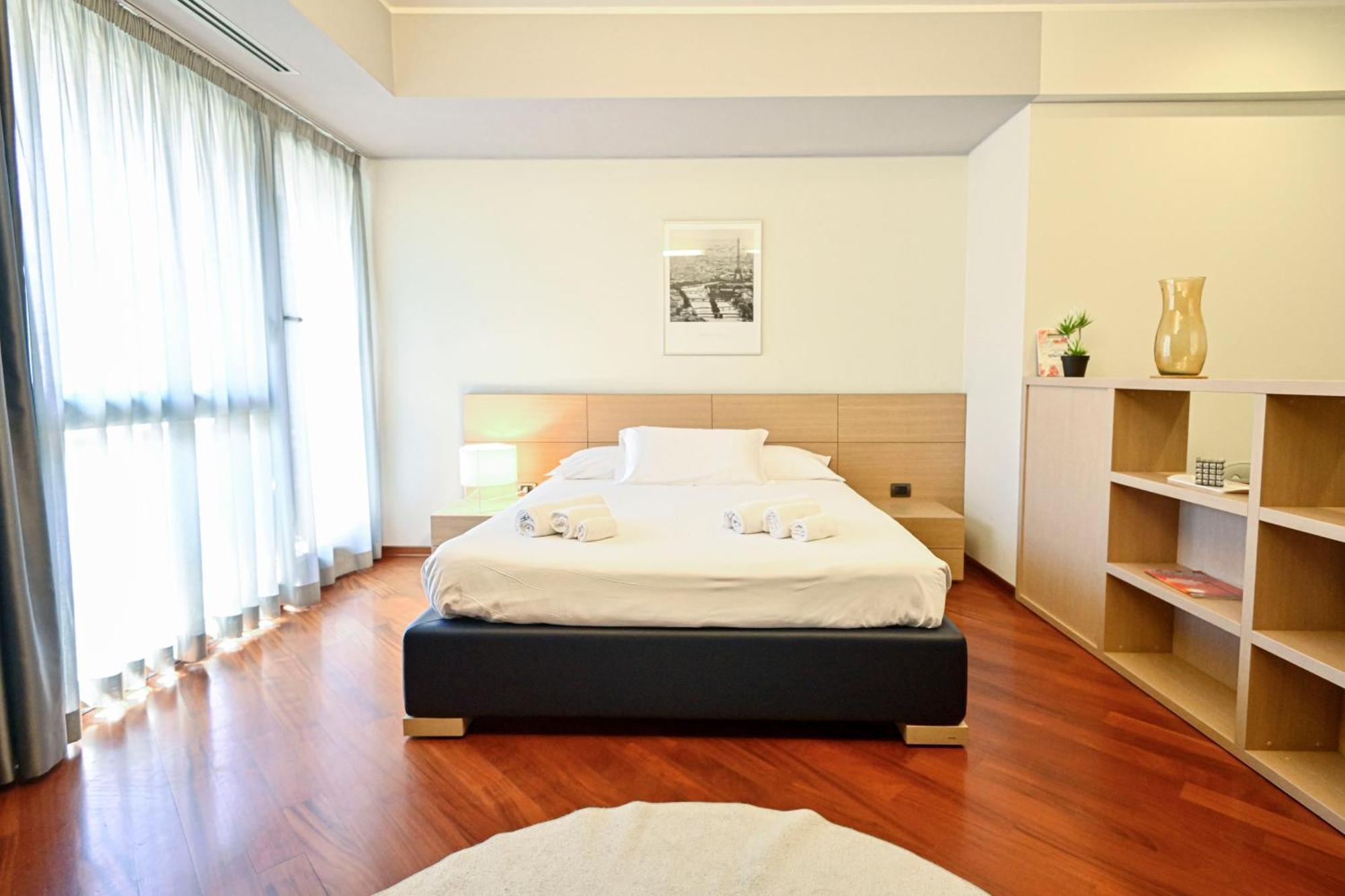 Top Living Apartments - San Salvario Turin Bagian luar foto